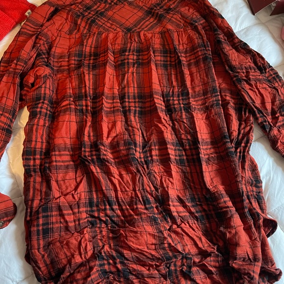 Universal Thread Shirt - Picture 6 of 6